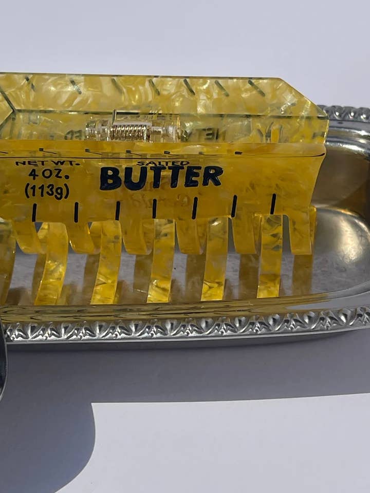 HÅRKLÄMMA I SALTAT SMÖR för wholesale av Saint Geraldine