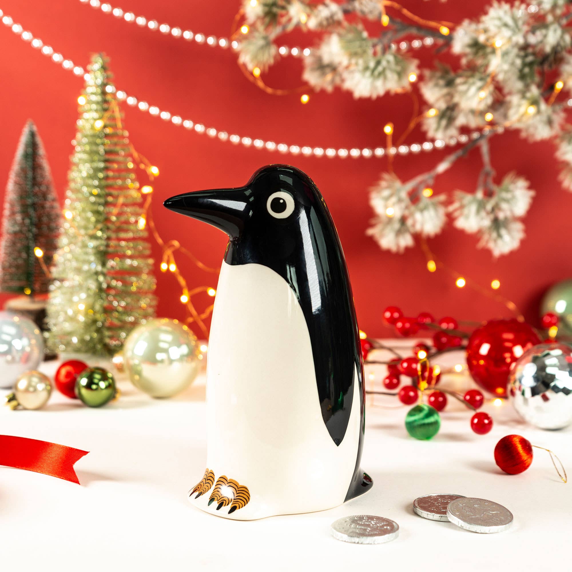 Hannah Turner Ltd – Engroshandel Sparebøsse – Håndlavet keramisk pingvin sparebøsse