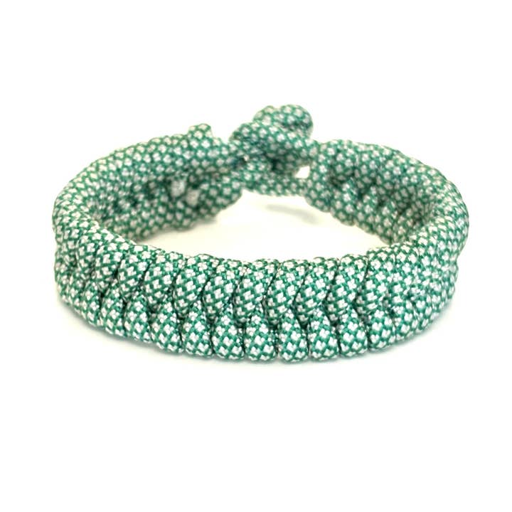 Men's bracelet braided paracord green/white for wholesale by Chic Le Freak