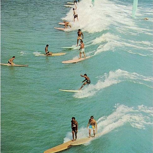 Stampa d'arte NP-30 Surf con longboard per la vendita all'ingrosso da parte di Found Image Press