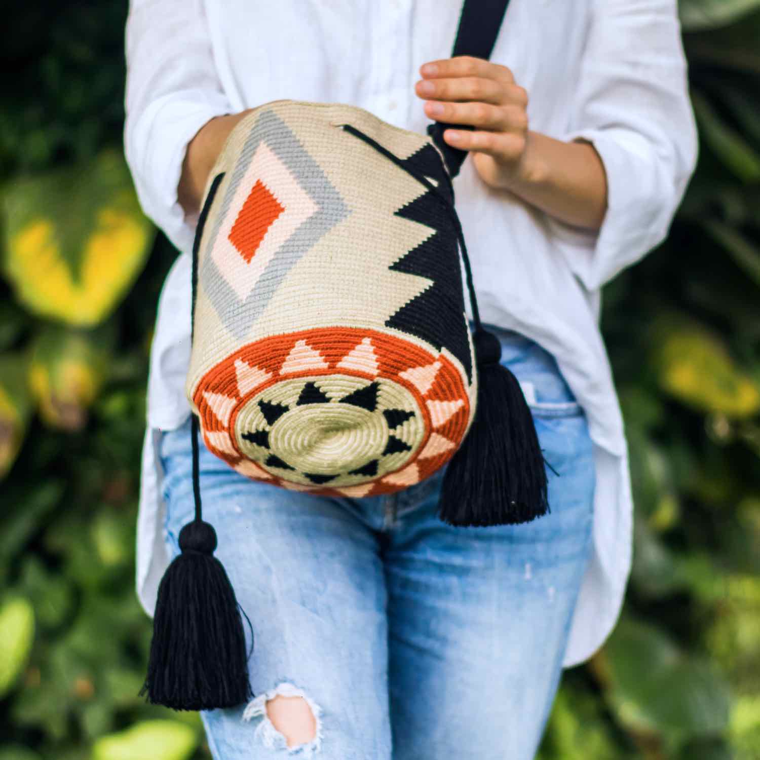 Lombia + Co. – wholesale Crossbody bag – Women's – Best-Selling Tribal WAYUU Mochila (Rubia Size M)0