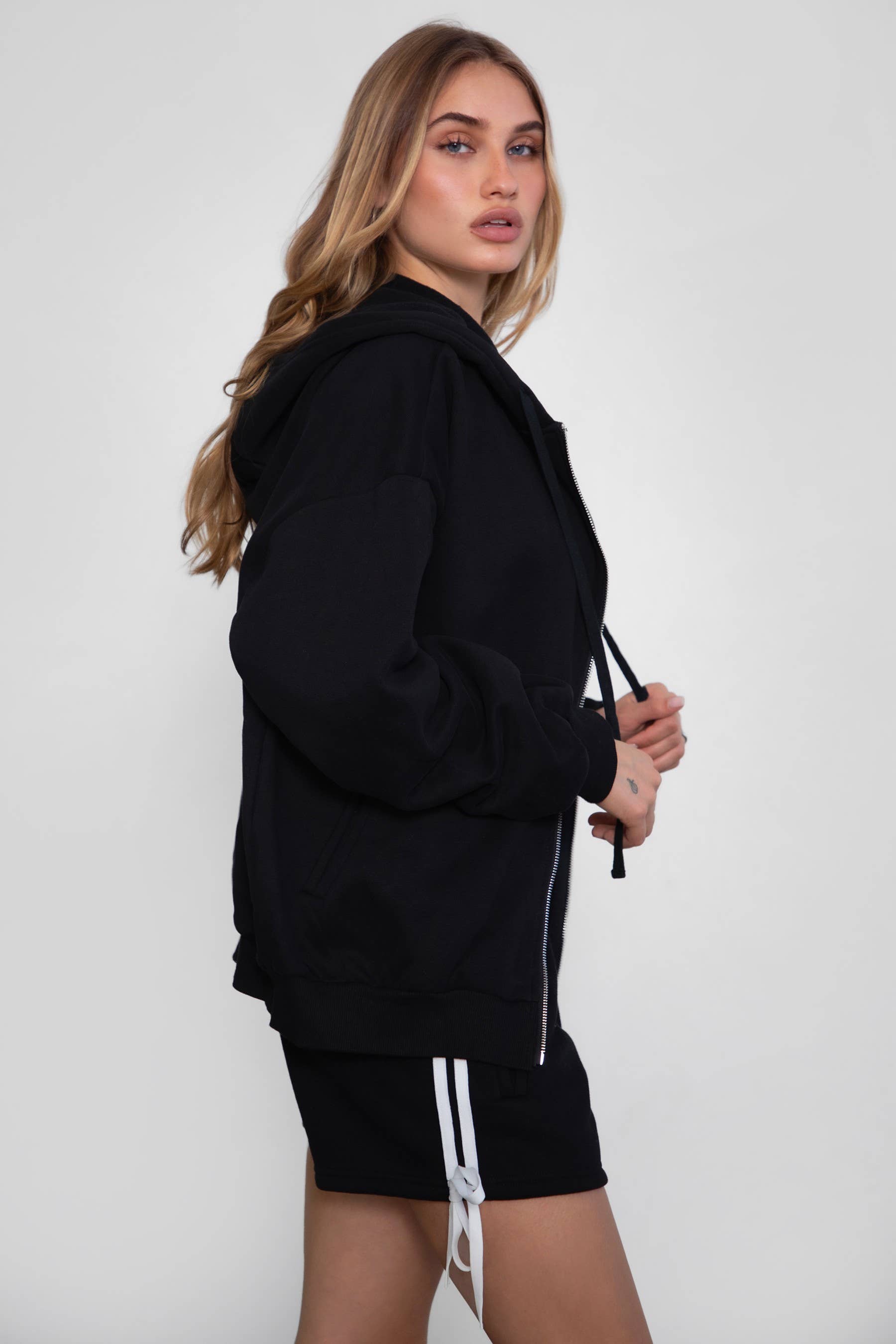 TICTOC - Wholesale Shorts - Women's - SUNNI Casual Mid Rise Plush Fleece Shorts8