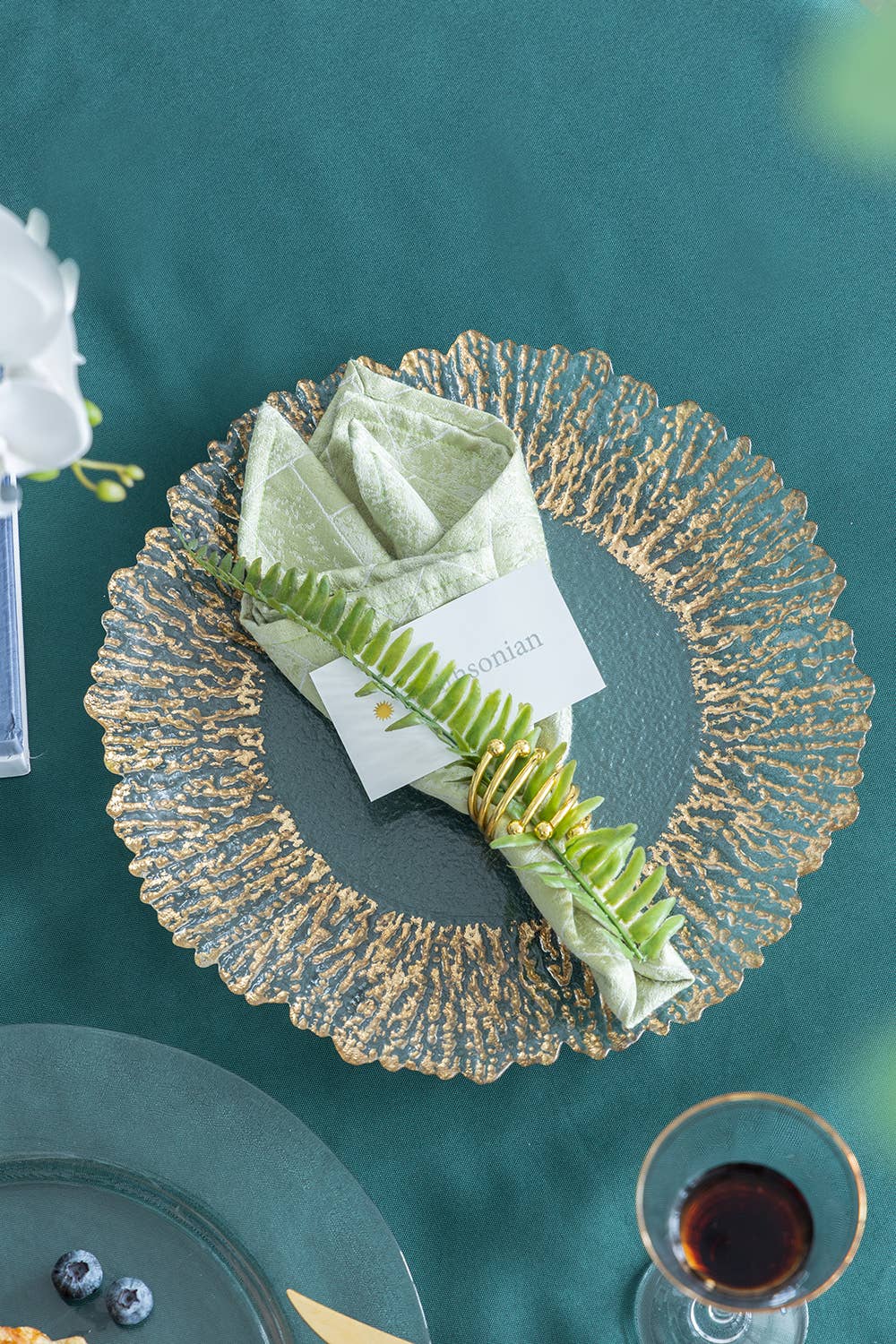 A&B Home Group Inc. - Vendita all'ingrosso Ciotole/Piatti decorativi - Sottopiatto in vetro con bordo dorato da 13" Radiant4