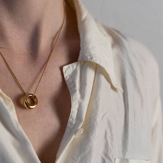 Eloise per la vendita all'ingrosso da parte di Megan Collins Jewellery