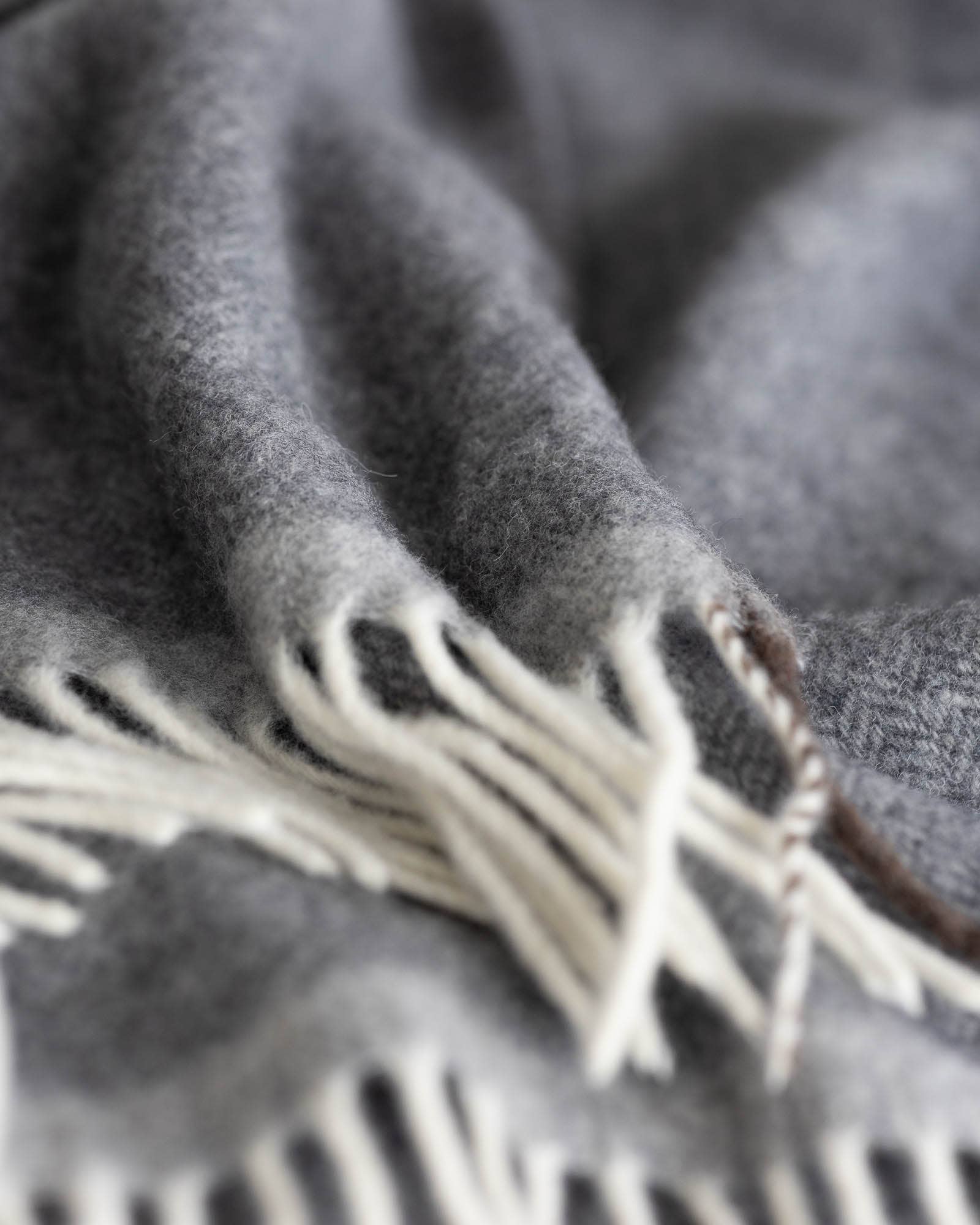 MoST - Wholesale Throw Blanket - Merino/cashmere Throw Blanket MILANO Grigio Orlo2