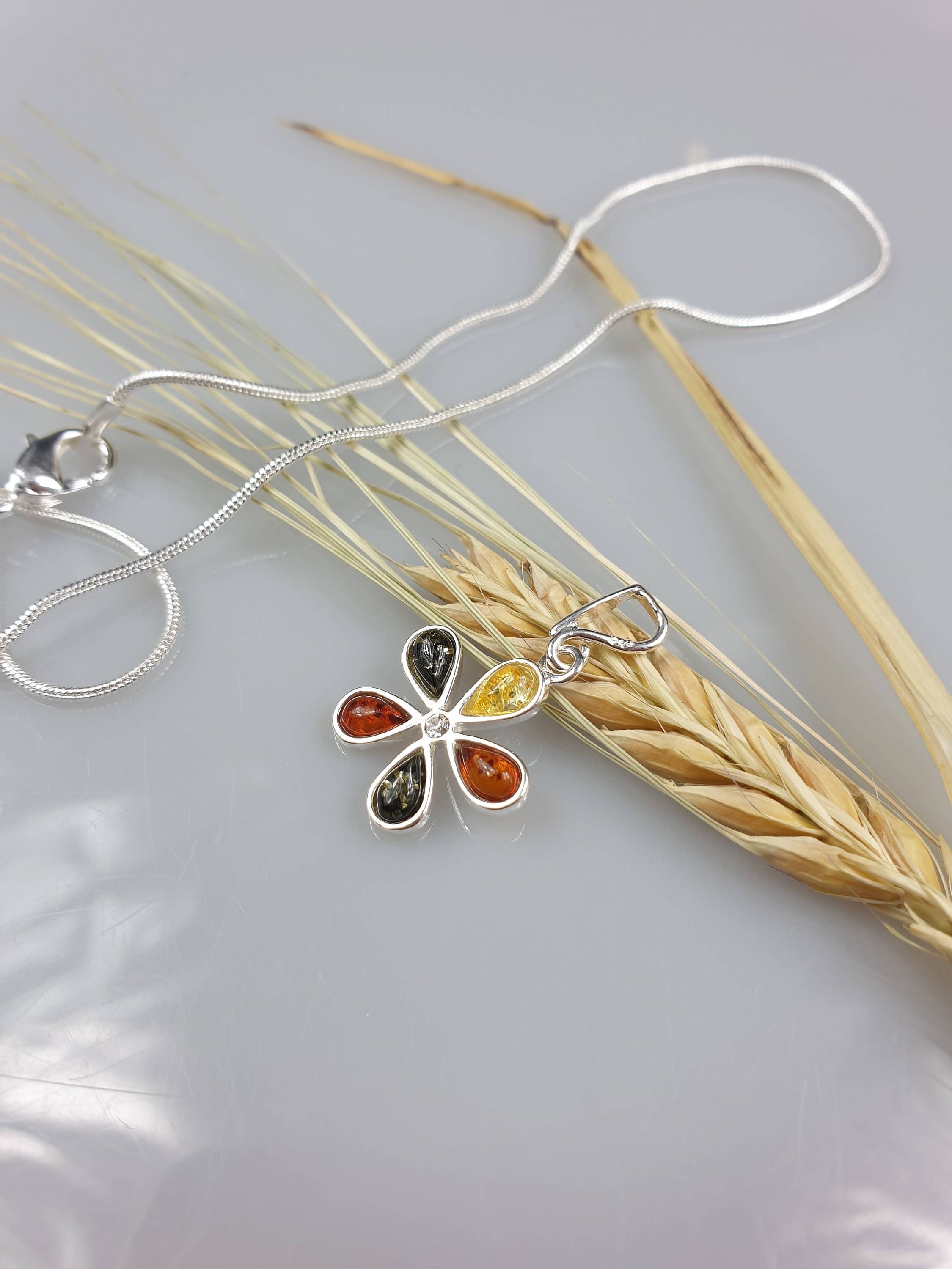 AmberLithuania - Wholesale Individual Charm/Pendant - Amber pendant. Small amber silver pendant fof Adults. Flower4