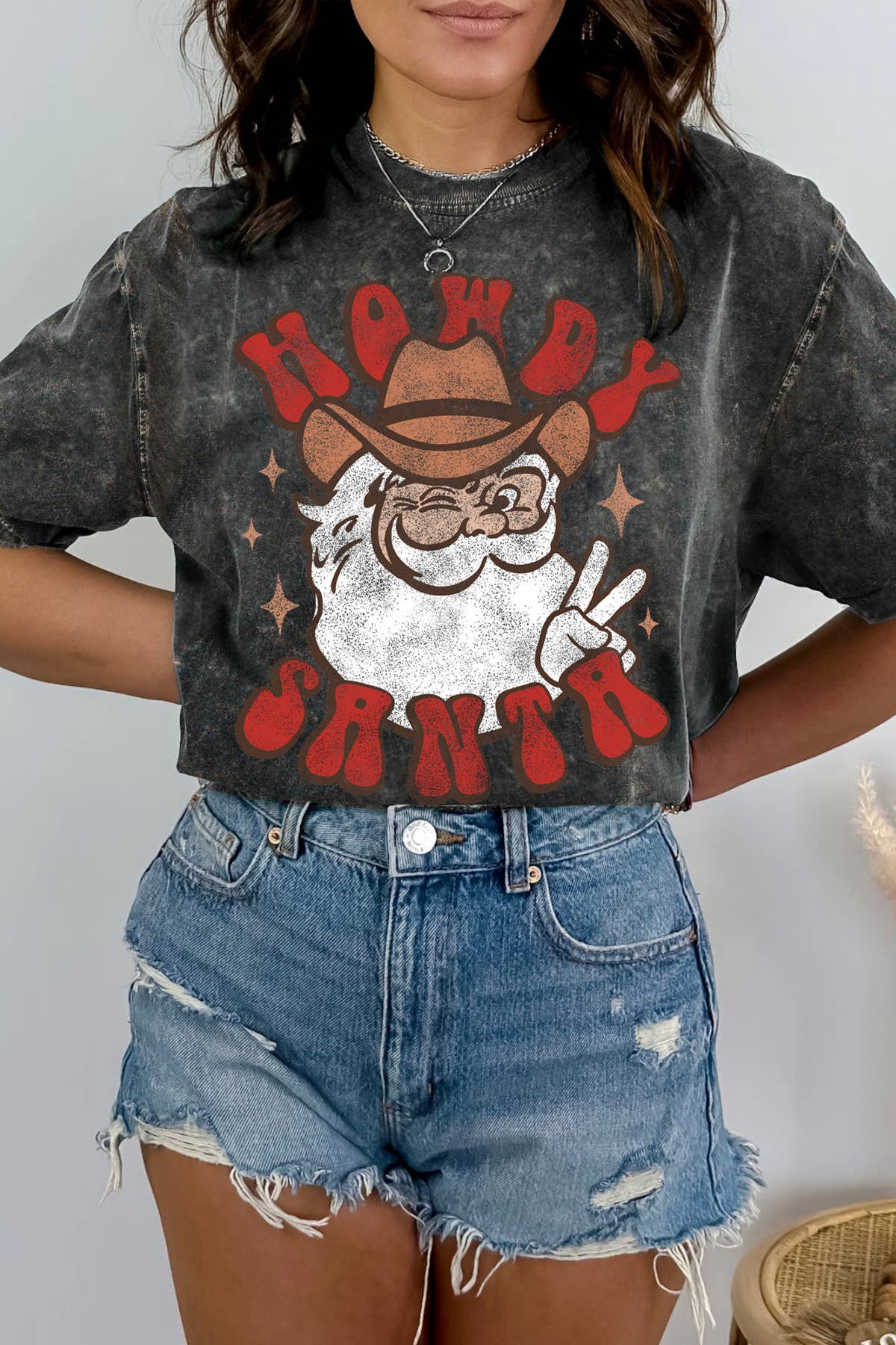 BouTeeQue Closet – Engroshandel T-shirt med print - Dame – BT1684 MT HOWDY SANTA - Mineralvask2