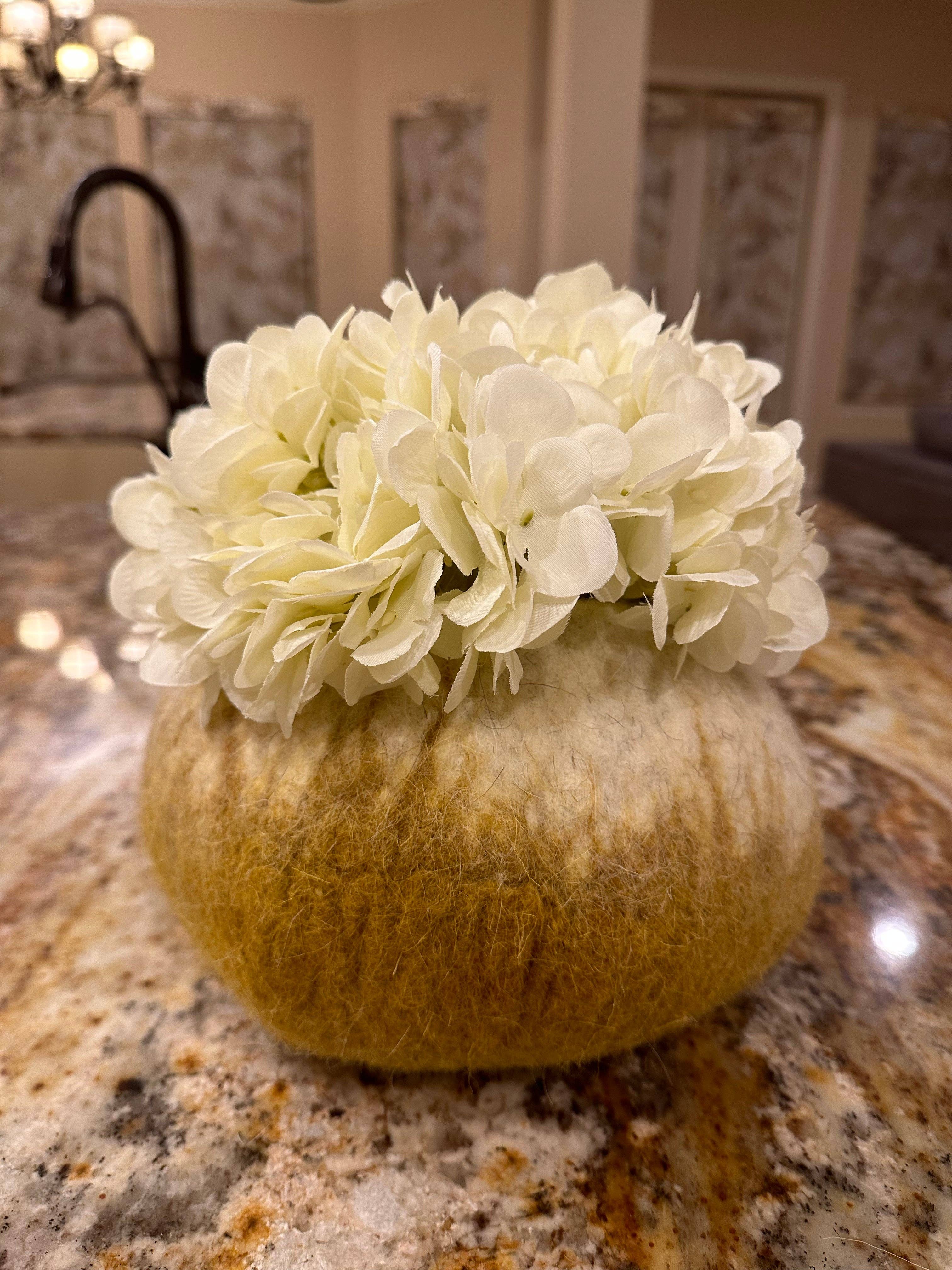 The African Home Goods – Prato/tigela decorativa por atacado – Cesta Ghana Ukhumba Tigela em Lã Feltrada - Eclipse Mostarda9