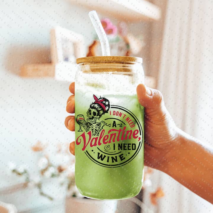 16oz Ik Heb Wijn Glasbeker met Bamboedeksel & Rietje #100276 voor wholesale door Sayers & Co.