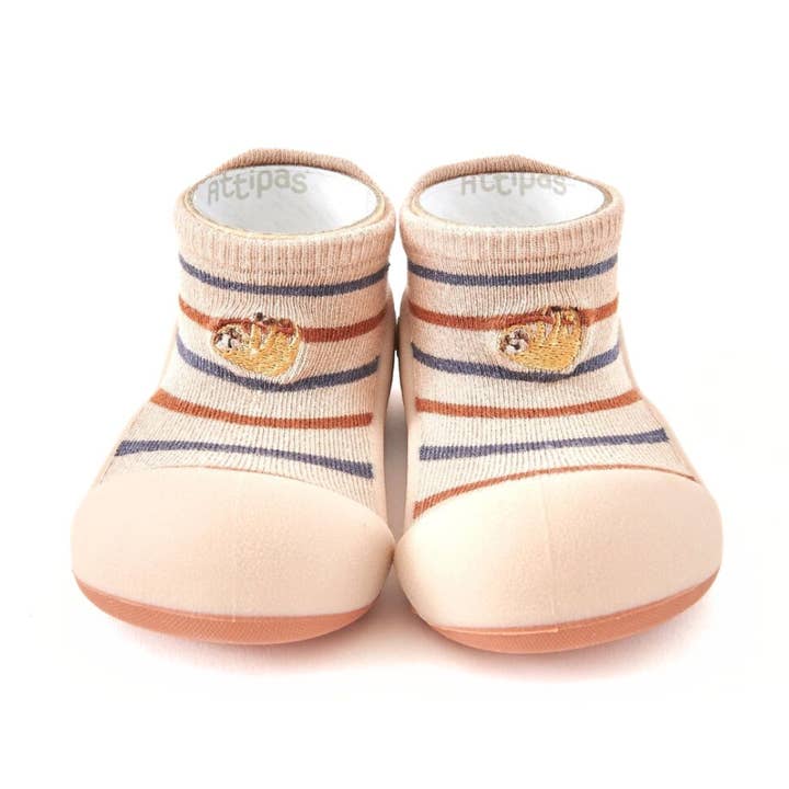 ATTIPAS SLOTH BEIGE and other Purchase Wholesale pele cortiça. Free Returns & Net 60 Terms on Faire trending on Faire.