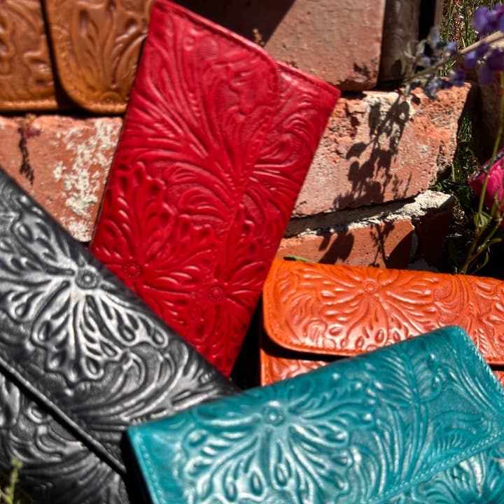 Rancho515 - Wholesale Wallet - Women's - Embossed Wallet Genuine Leather - Women’s Tri-fold wallet 13