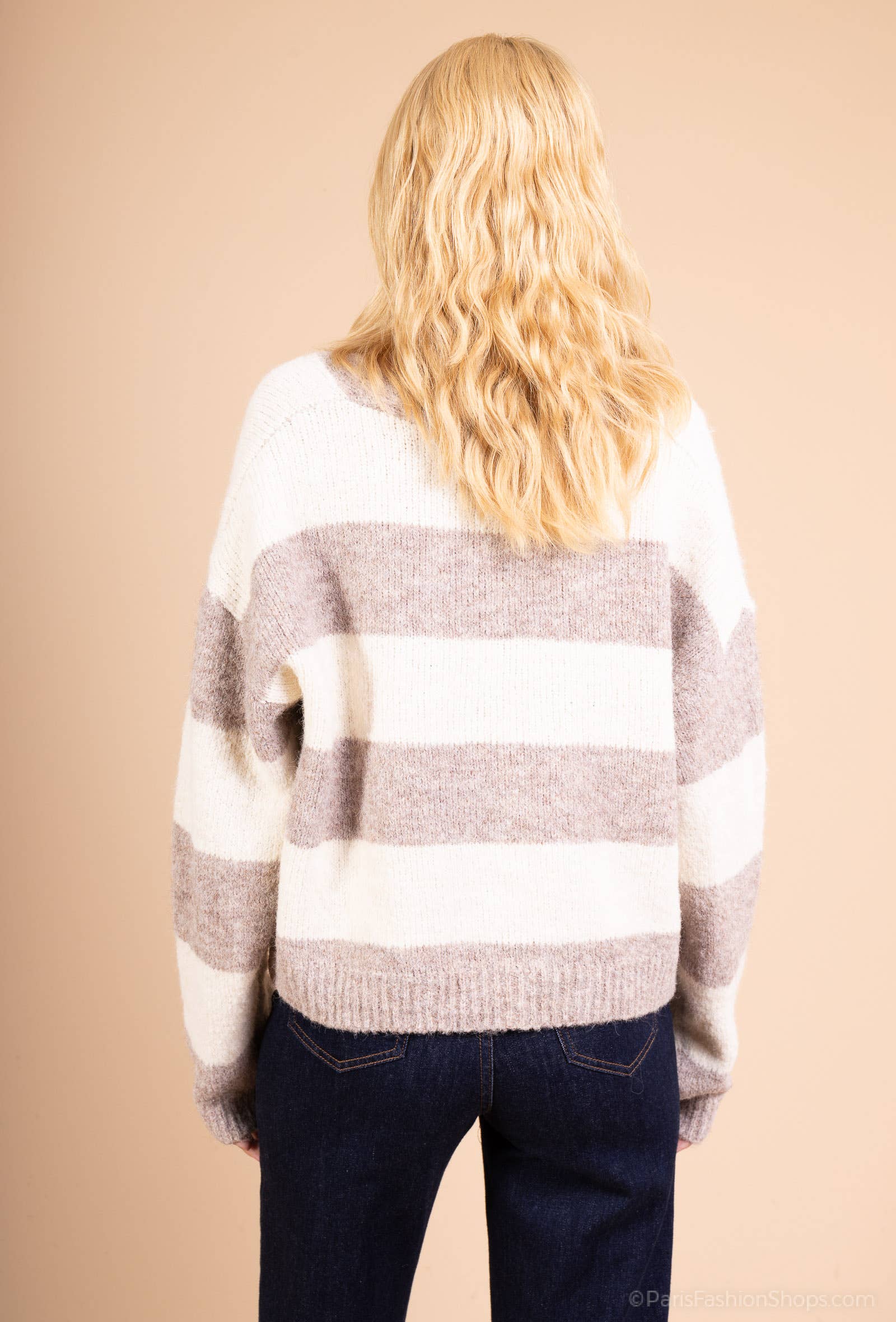 beige Randig cardigan AP103 – naturlig elegans och retrostil för wholesale på Faire1