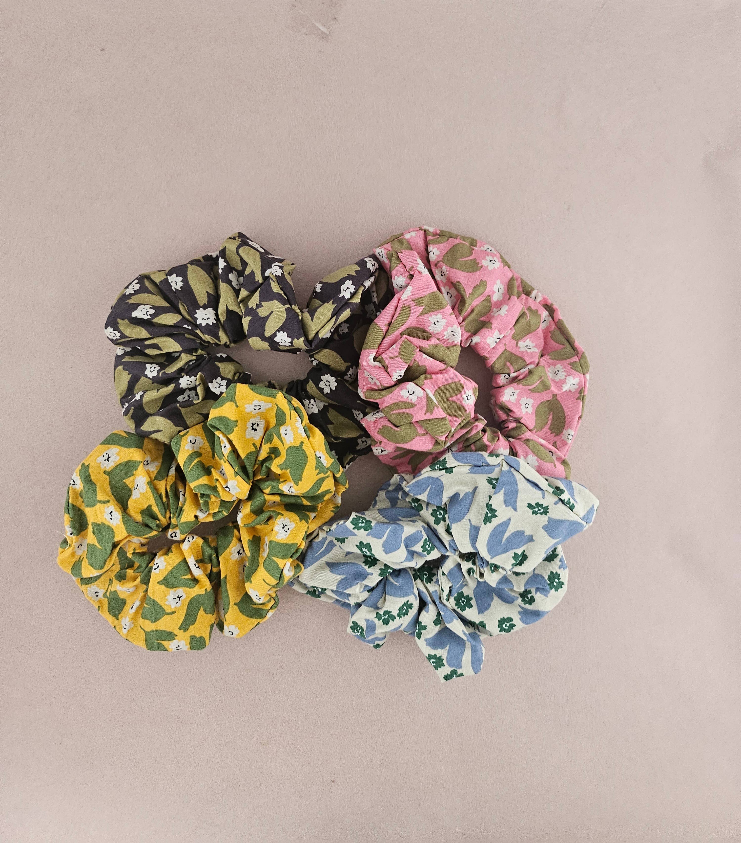 Royal marais – wholesale Myntväska - Dam – Chouchou hårsnodd i 100% bomull med blommönster eller leopardmönster1