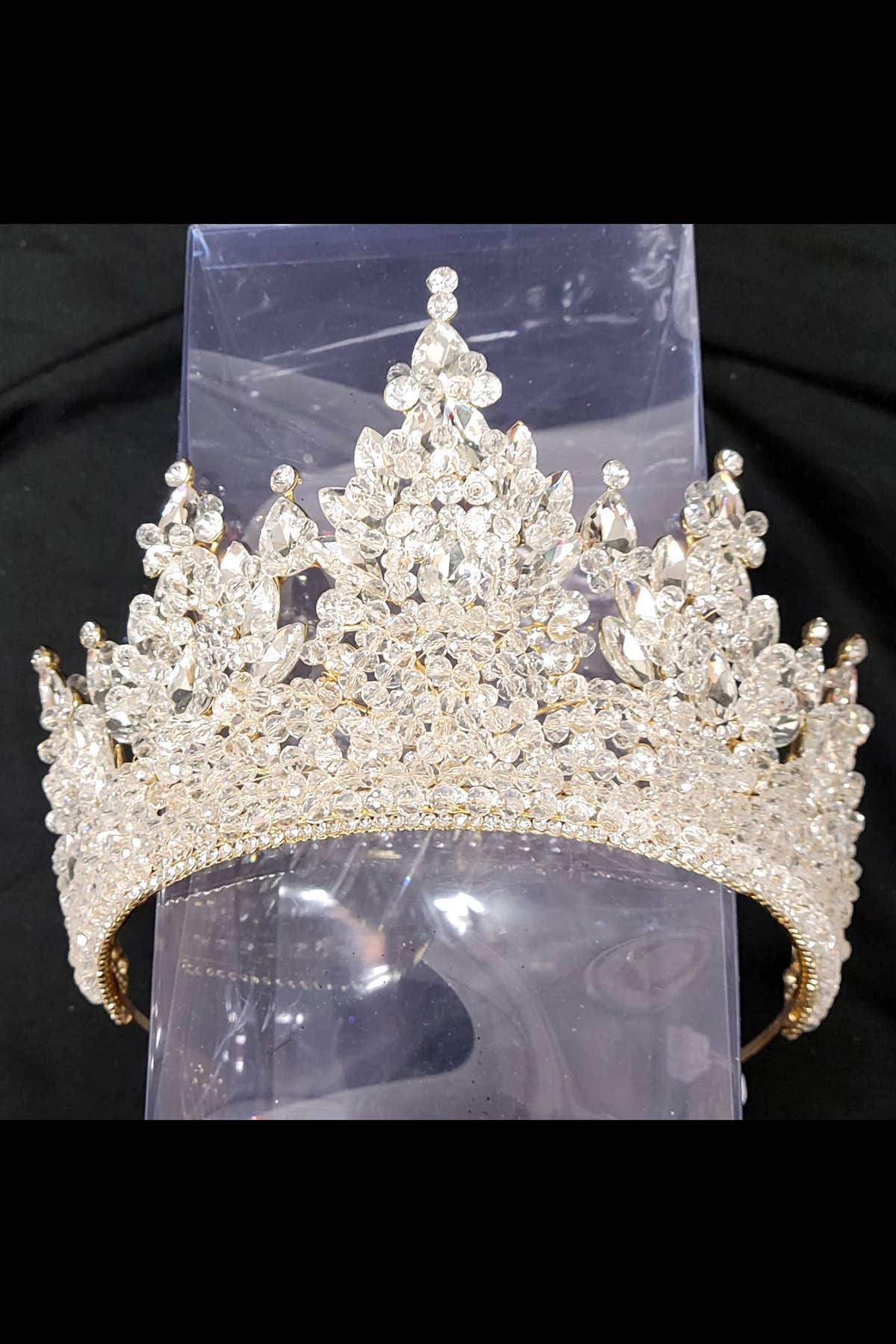 Chicas - Wholesale Tiara - Women's - Beautiful metal tiara with crystal balls and jewels HT9772