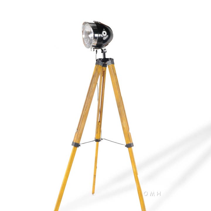 Jawa Lampe mit Stativ für den Großhandel von Old Modern Handicrafts, Inc.