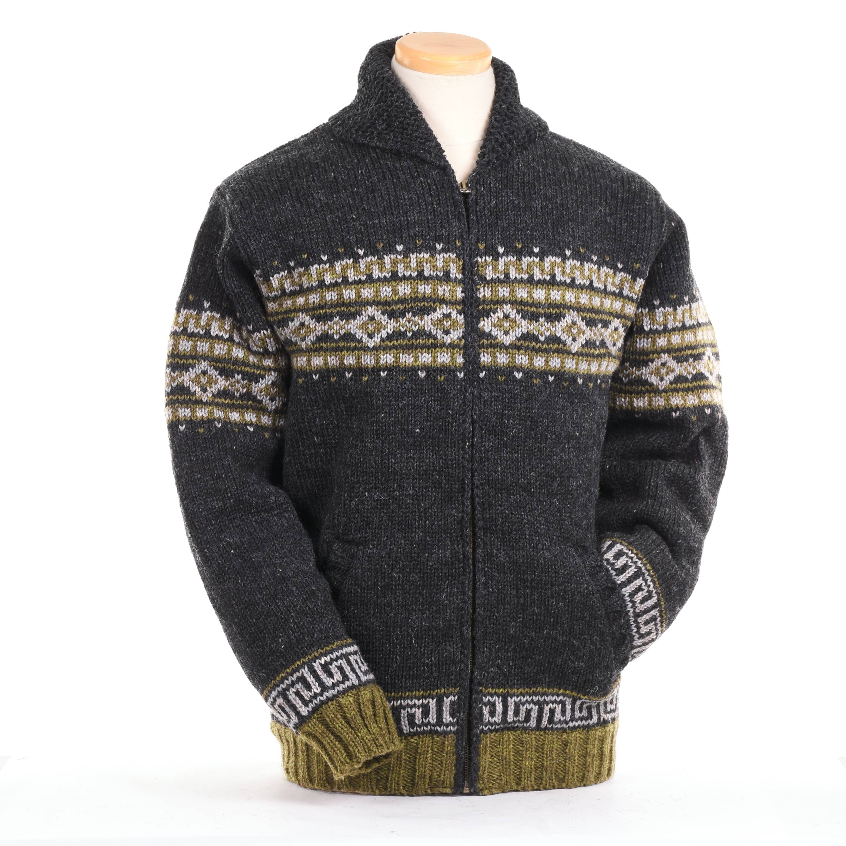 Lost Horizons Knitwear – Ships from USA - Vente Pull en maille – homme - Pull en laine sauvage – Motif loup hurlant1