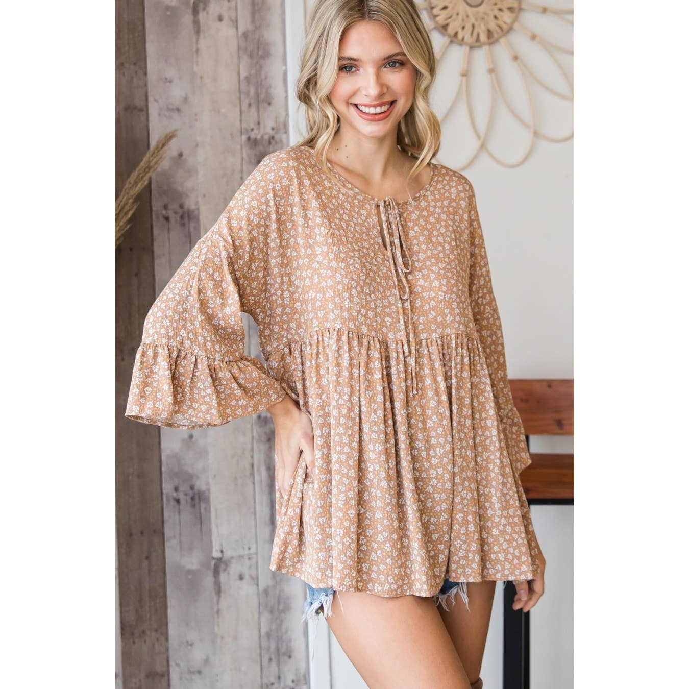 Veveret - Wholesale Blouse - Women's - Floral Tie Front Shirred Empire Top -Cream15