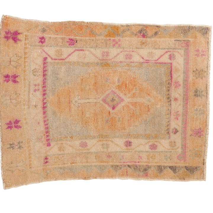 3x3,5 Vintage Ushak quadratischer Teppich im Antik-Look für den Großhandel von Old New House