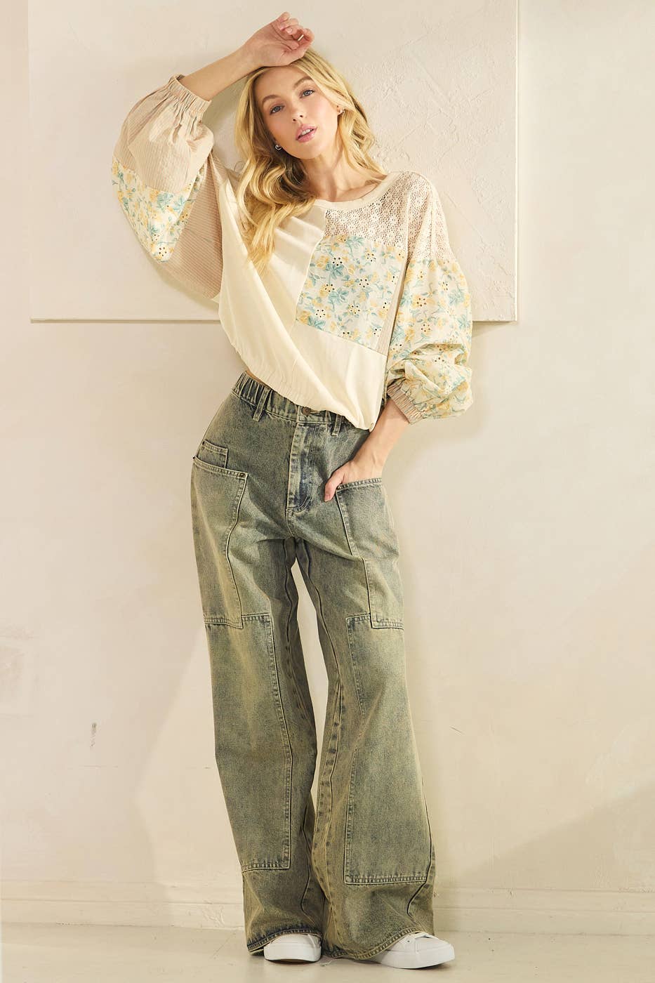 mittoshop - Wholesale Sweatshirt - Women's - FLORAL PRINT EYELET PATCHWORK BALLOON SLEEVE TOP8