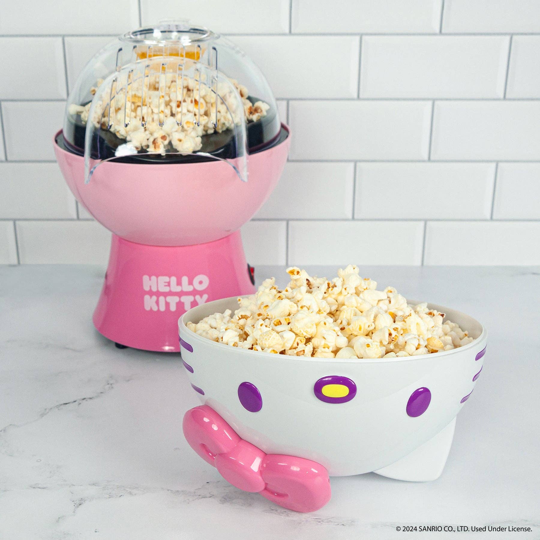 Uncanny Brands - Vente Appareils électroménagers - Machine à pop-corn Hello Kitty d'Uncanny Brands2