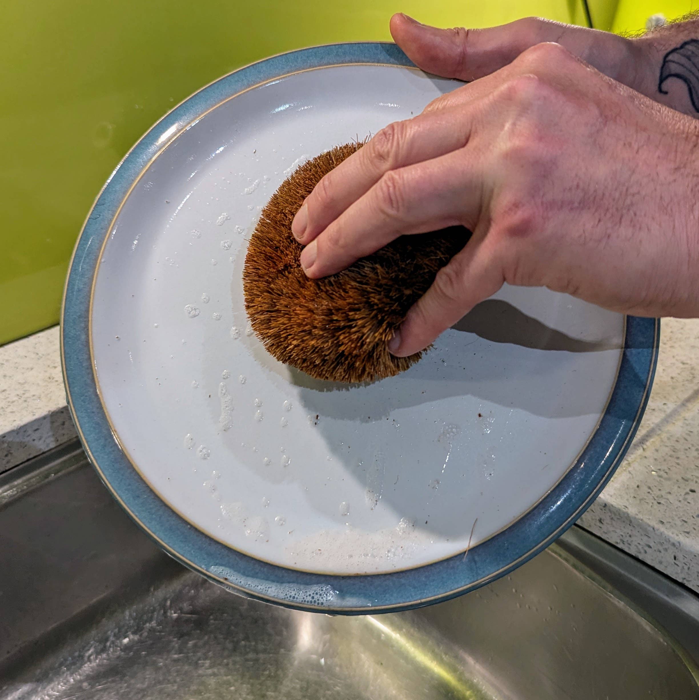 ecojiko – wholesale Cleaning brush – Hedgehog Coconut Scourers (2 pck) | Washing Up Scourers4