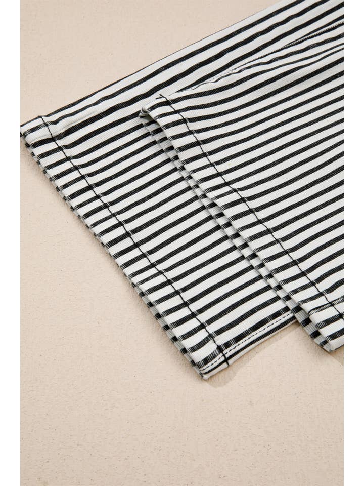 Rayures Noires Jean en denim à taille haute avec poche plaquée et coupe droite en vente sur Faire7