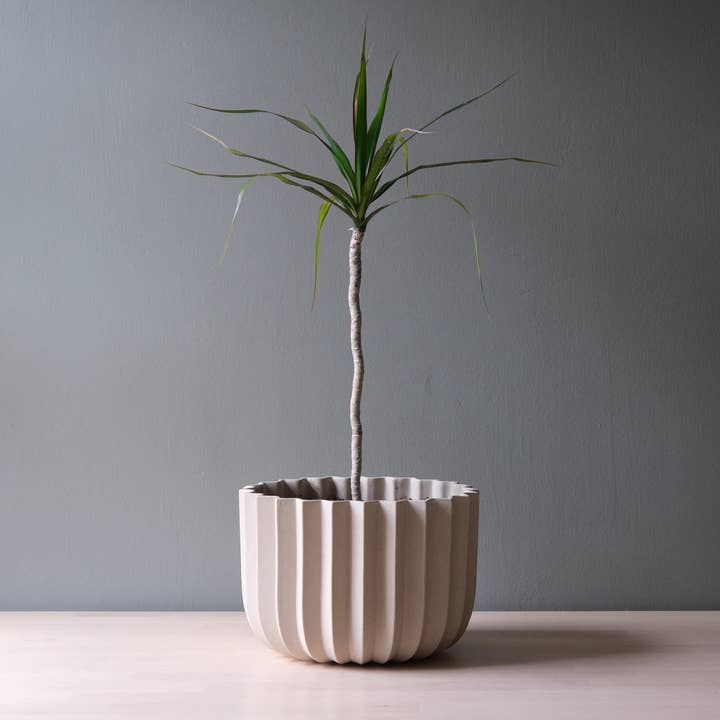 Misewell - Wholesale Plant Pot - 9" Wrap Ceramic Planter | Dune