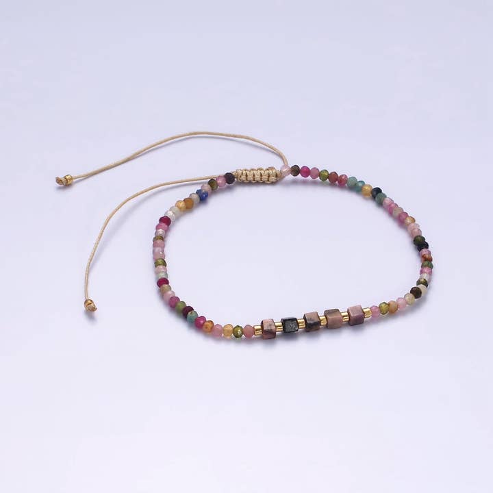 Simply Jewels – Großhandel Perlenarmband – Verstellbares Armband mit Turmalinperlen – Natürlicher Edelsteinschmuck im Boho-Stil mit Goldakzenten1