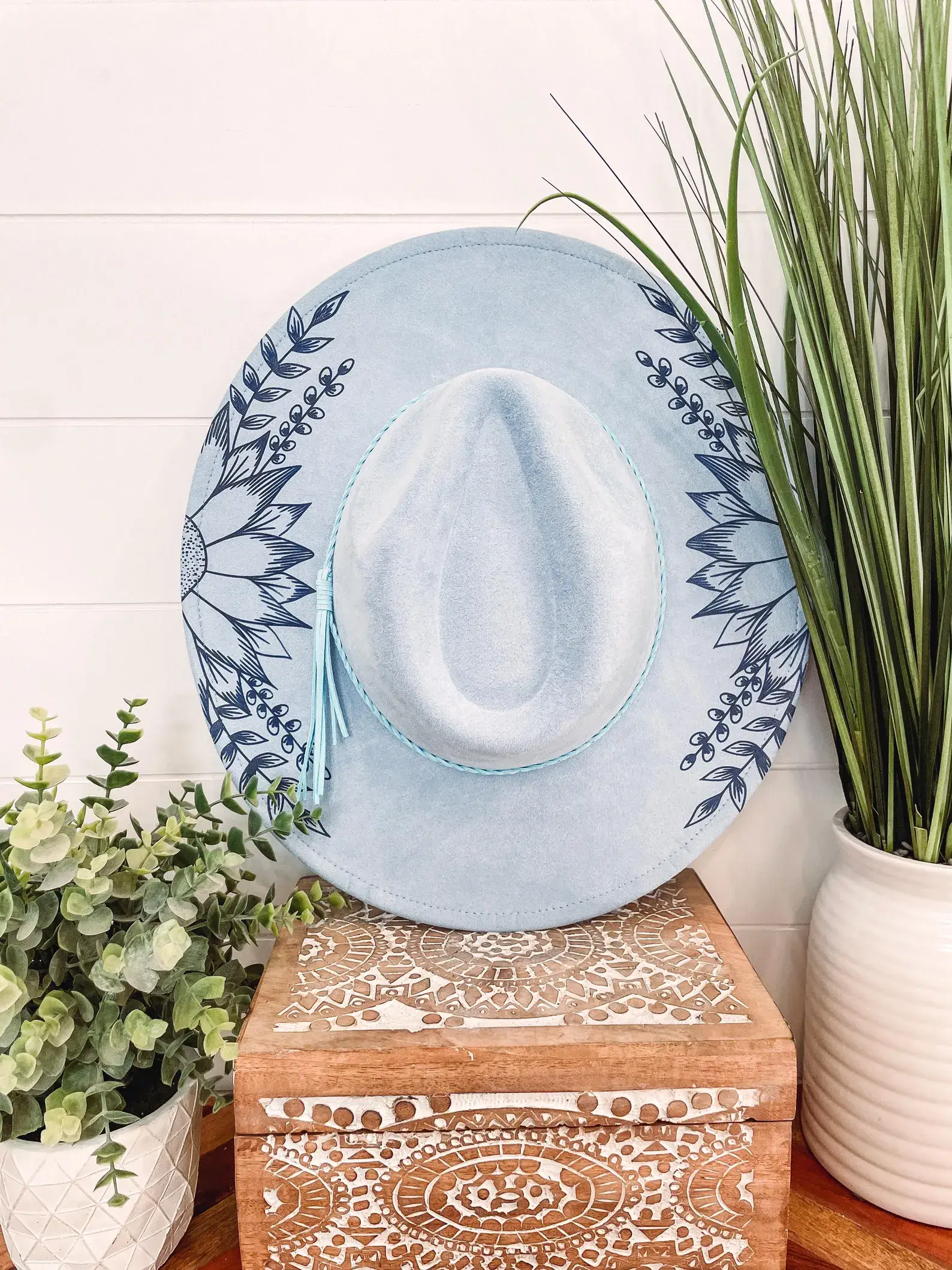 Willie & Dolly Designs - Wholesale Cowboy Hat - Women's - Engraved Floral Hat2