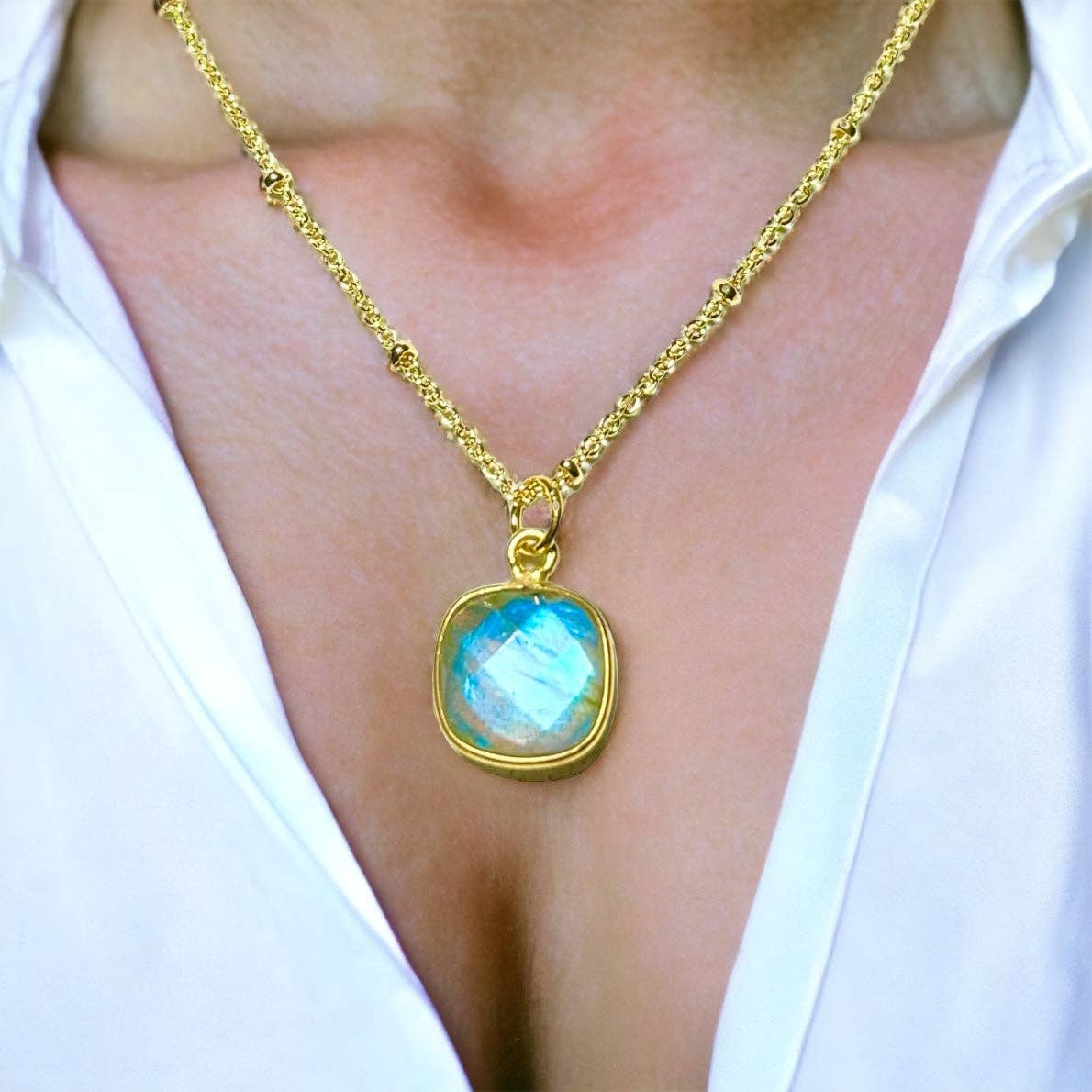 TOURMALYN - Wholesale Pendant/Charm Necklace - “MARTA” pendant gilded with fine gold Labradorite stone1