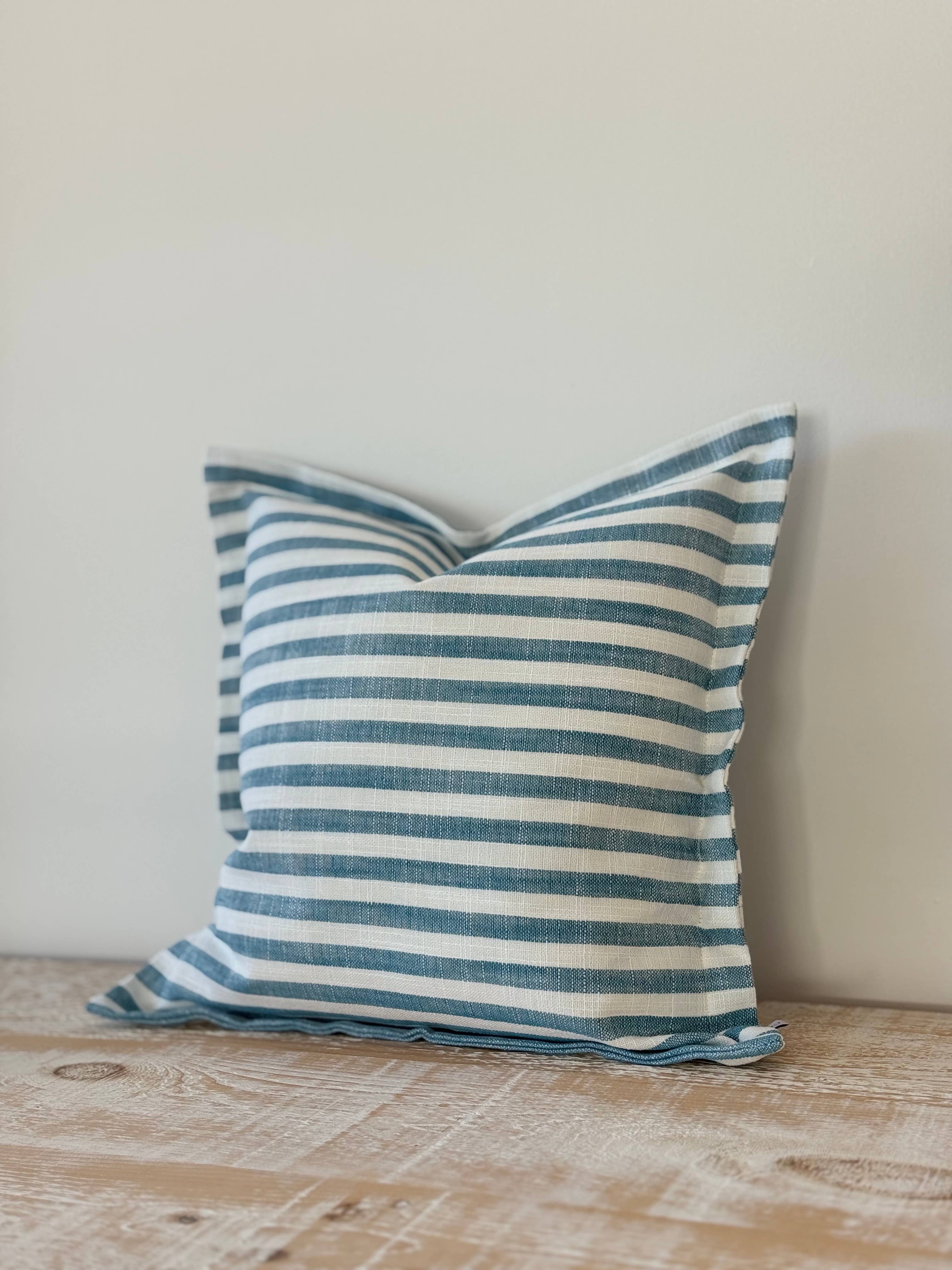 Ellenvale Trade - Vente Ensemble de coussins - Coussin à bordure à rayures bleues de Vienne0