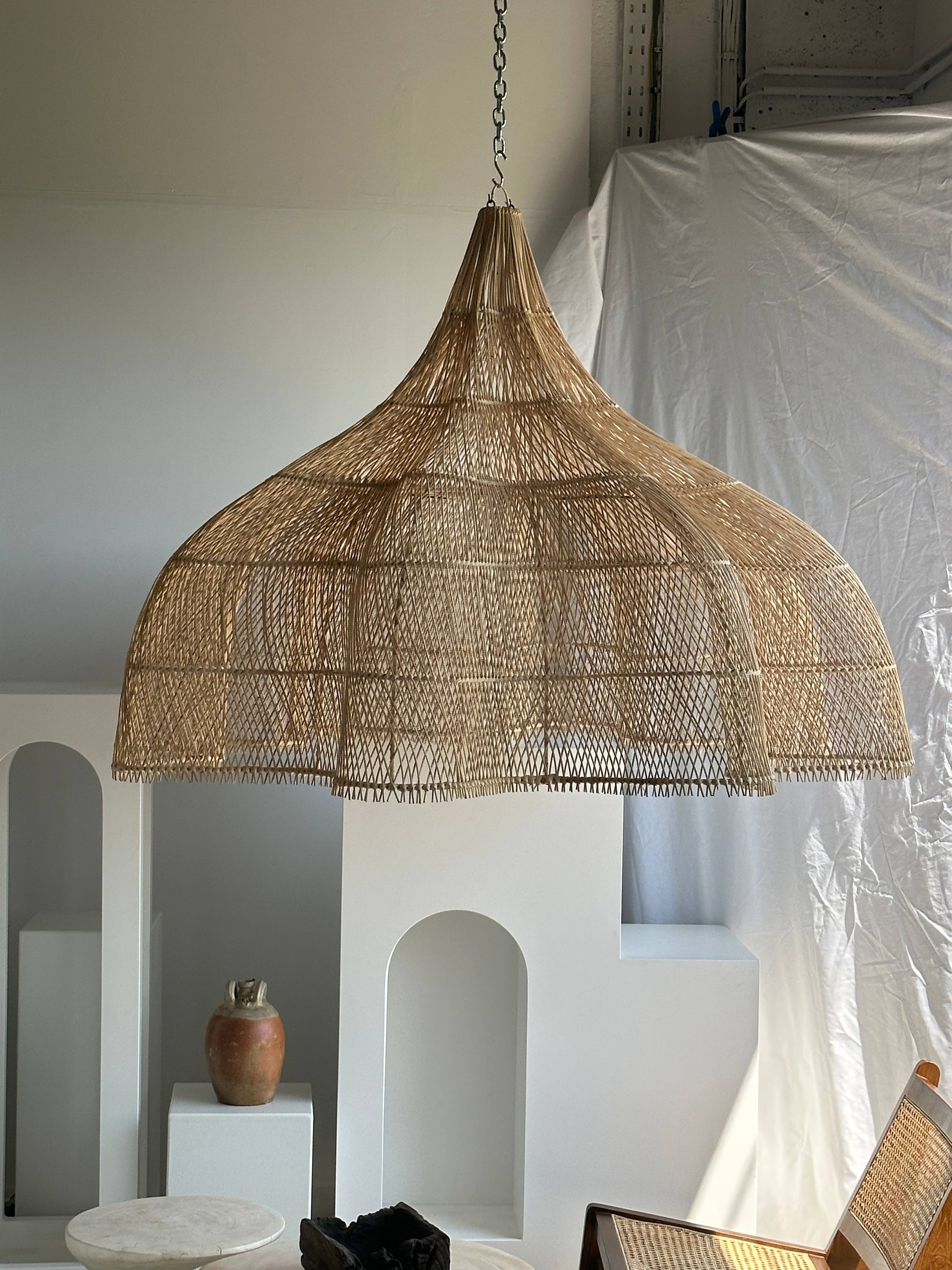 Office Objets - Wholesale Chandelier/Hanging Light - Immense rattan suspension in the shape of a flower, tulip, corolla H:1m; D:1m5086