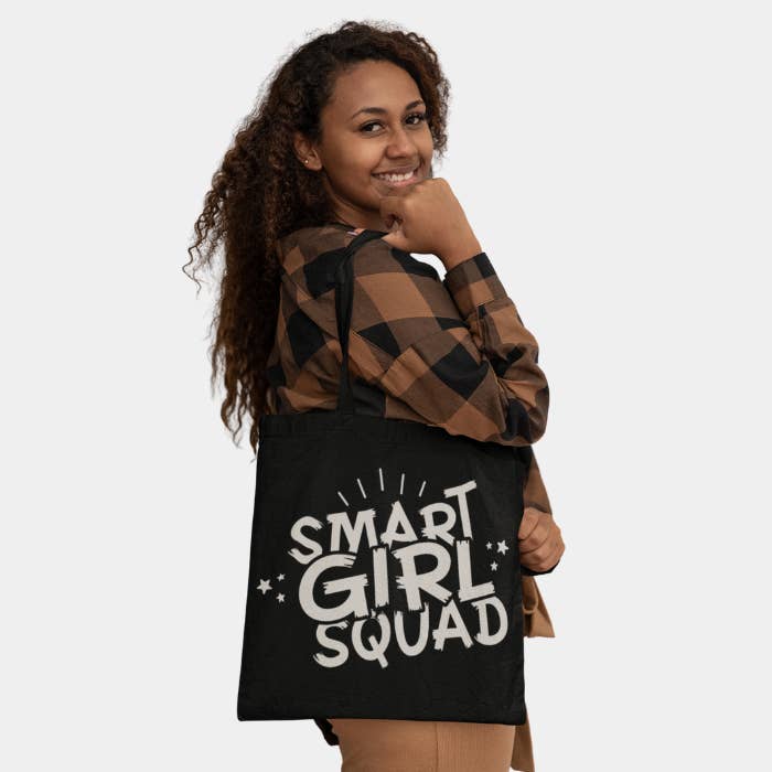 Sac fourre-tout Smart Girl Squad pour la vente par Dear Smart Girl