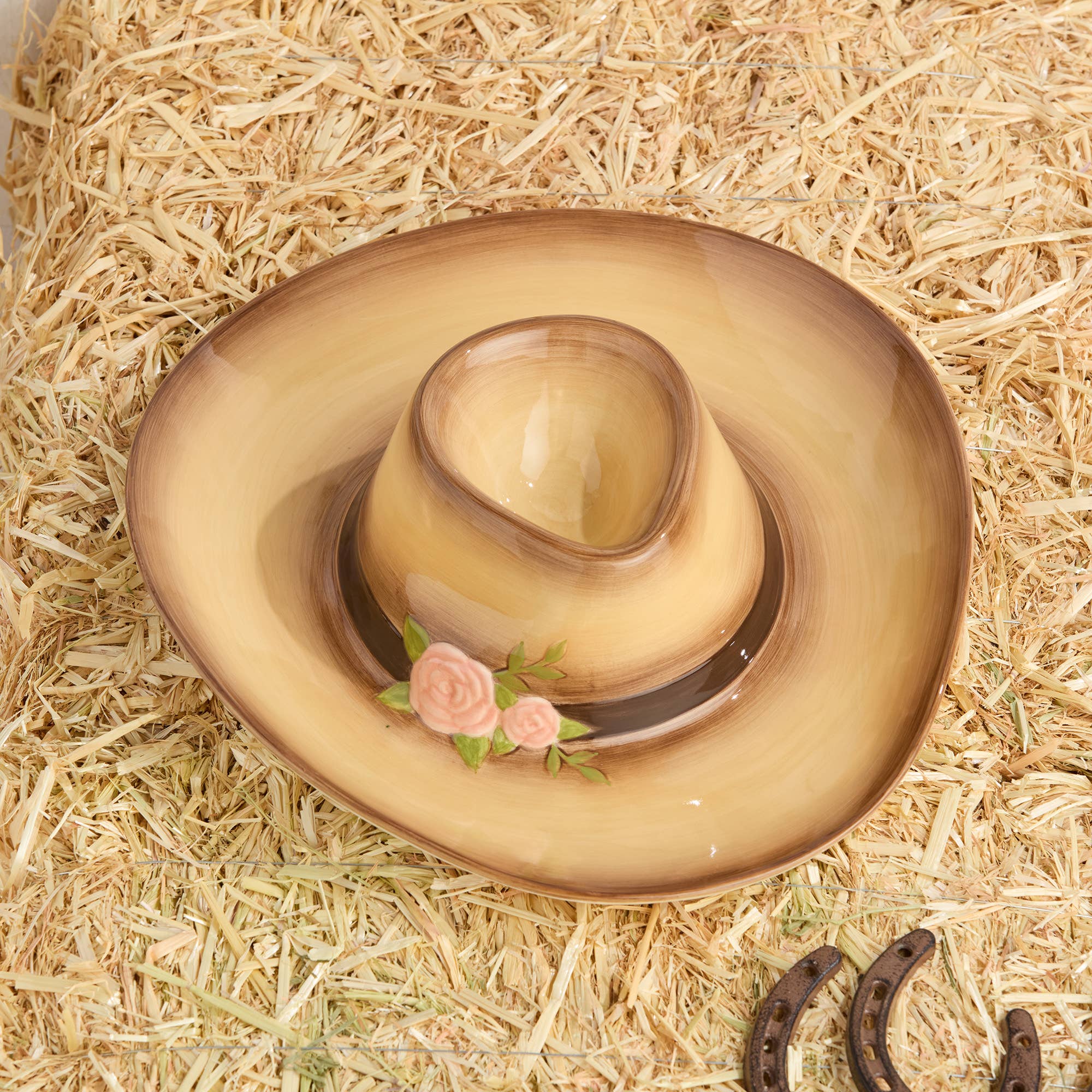 Certified International – Engroshandel Serveringsservice til forretter – Rosewood Ranch 3-D Cowgirl Hat Chip & Dip 39,4 cm x 35,6 cm 227 g3