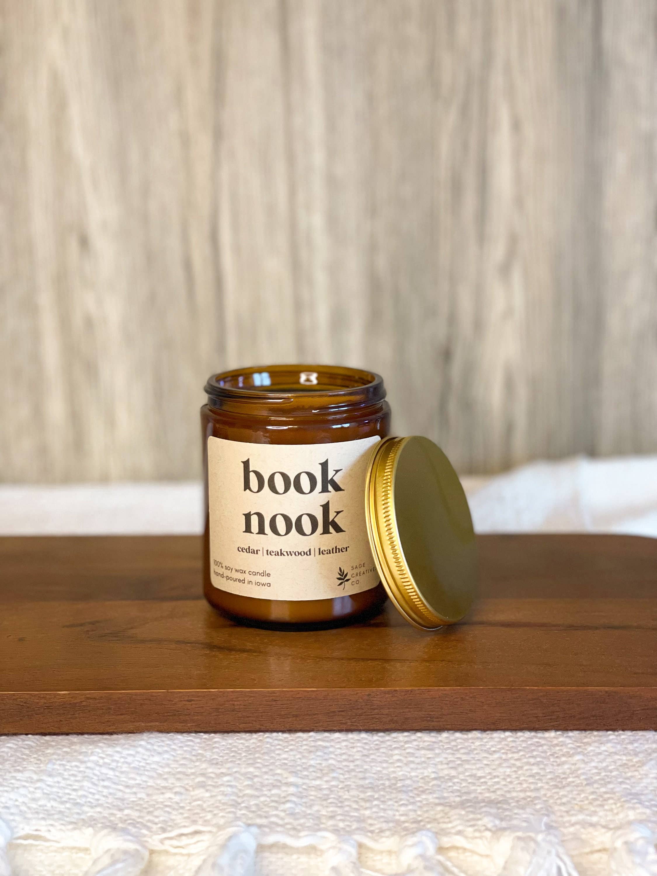 Sage Candle Co. - Vente Bougie en bocal - Book Nook - Bougie 100 % cire de soja2
