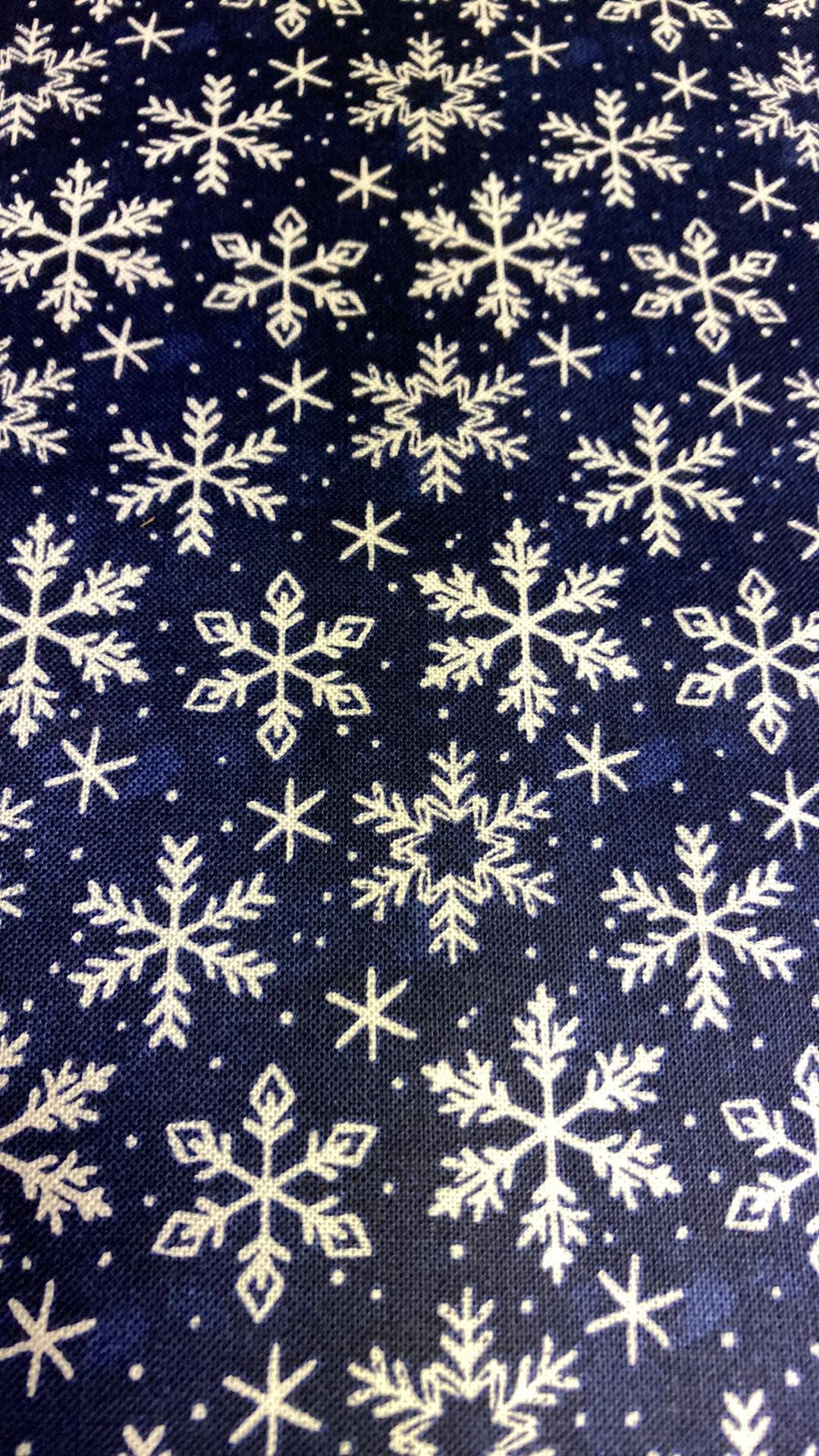 Jo's Pet Treats & Bandanas by Abab Enterprises, LLC - Vente Bandana – chien - Bandana d'hiver pour chien à nouer en forme de flocon de neige, prêt à être vendu au détail4