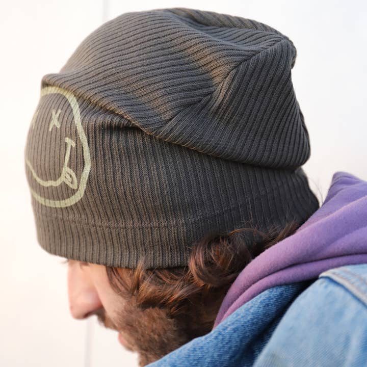 Purple Sardine - Venta al por mayor Gorro de lana - Hombre - Estilo grunge con serigrafía Nirvana