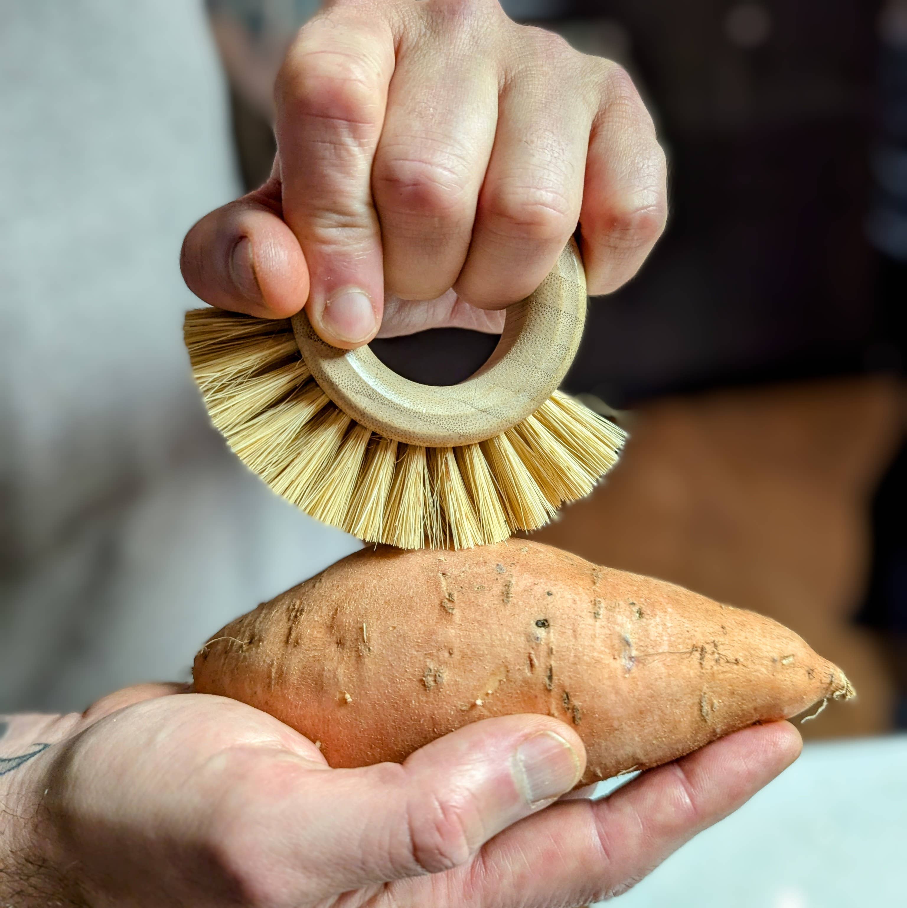 ecojiko – wholesale Cleaning brush – Bamboo Eco Friendly Plastic Free Vegetable Brush1