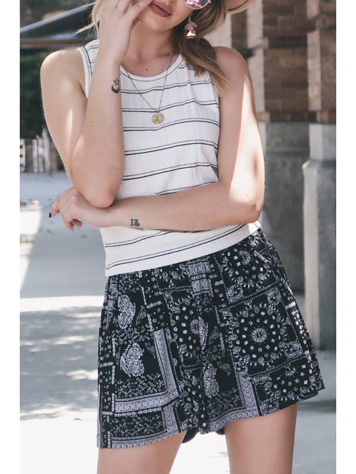 AND THE WHY - Wholesale Shorts - Women's - ATW12947 - Print Shorts With Pocket