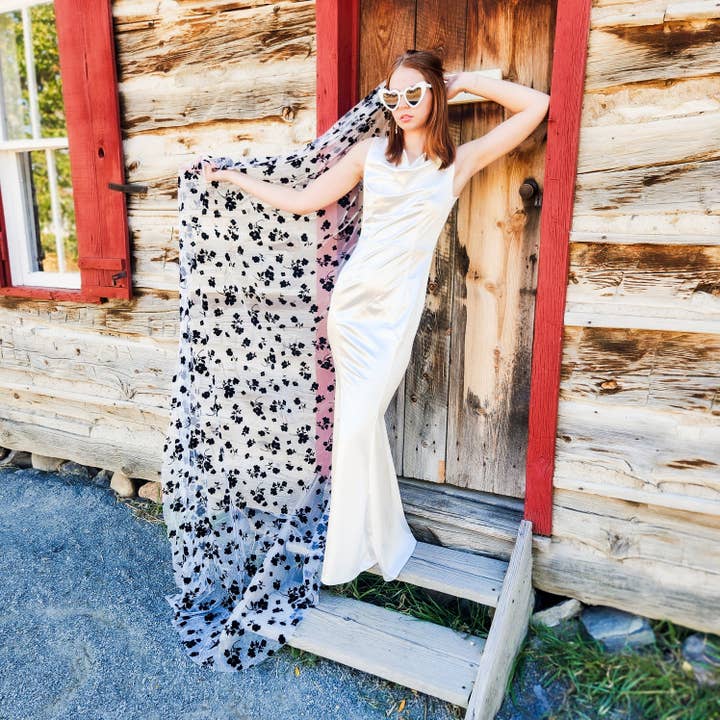 Lovesick Rebel - Wholesale Veil - Women's - The Flora Noir Veil