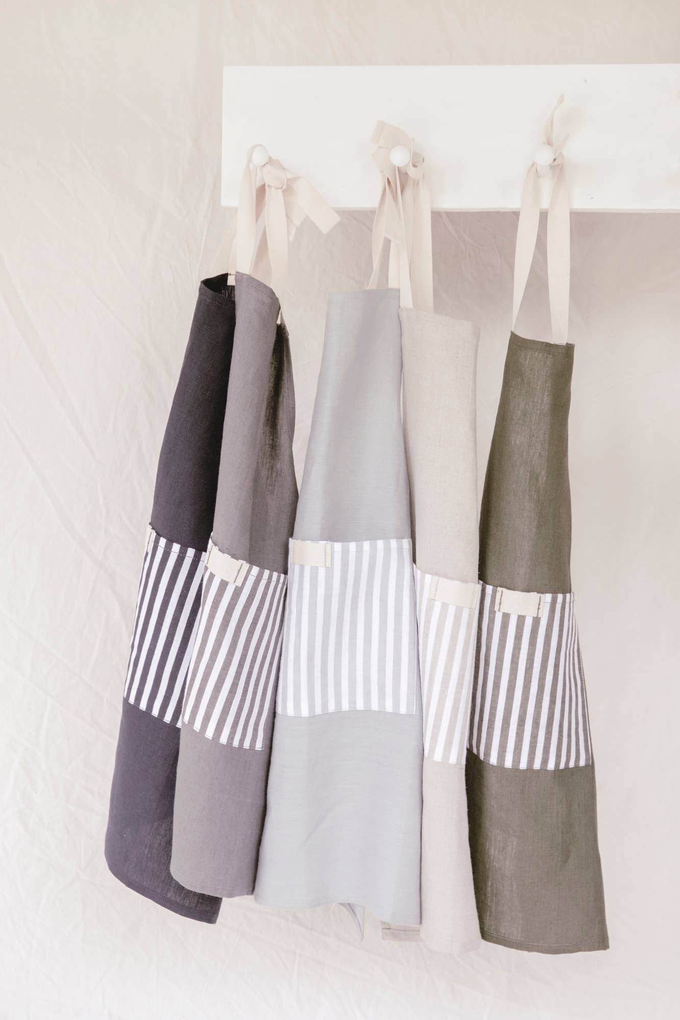 Heirloomed Collection - Wholesale Apron - Kids - Keepsake Jar Linen Child Apron Pewter3