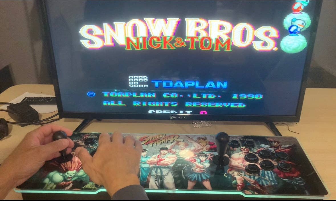 Nice Stuff Sales – wholesale Small/handheld appliance – Backlit Pandora Box Console with 28,000 retro games and 3D games and sound system Special Edition Street Fighter25