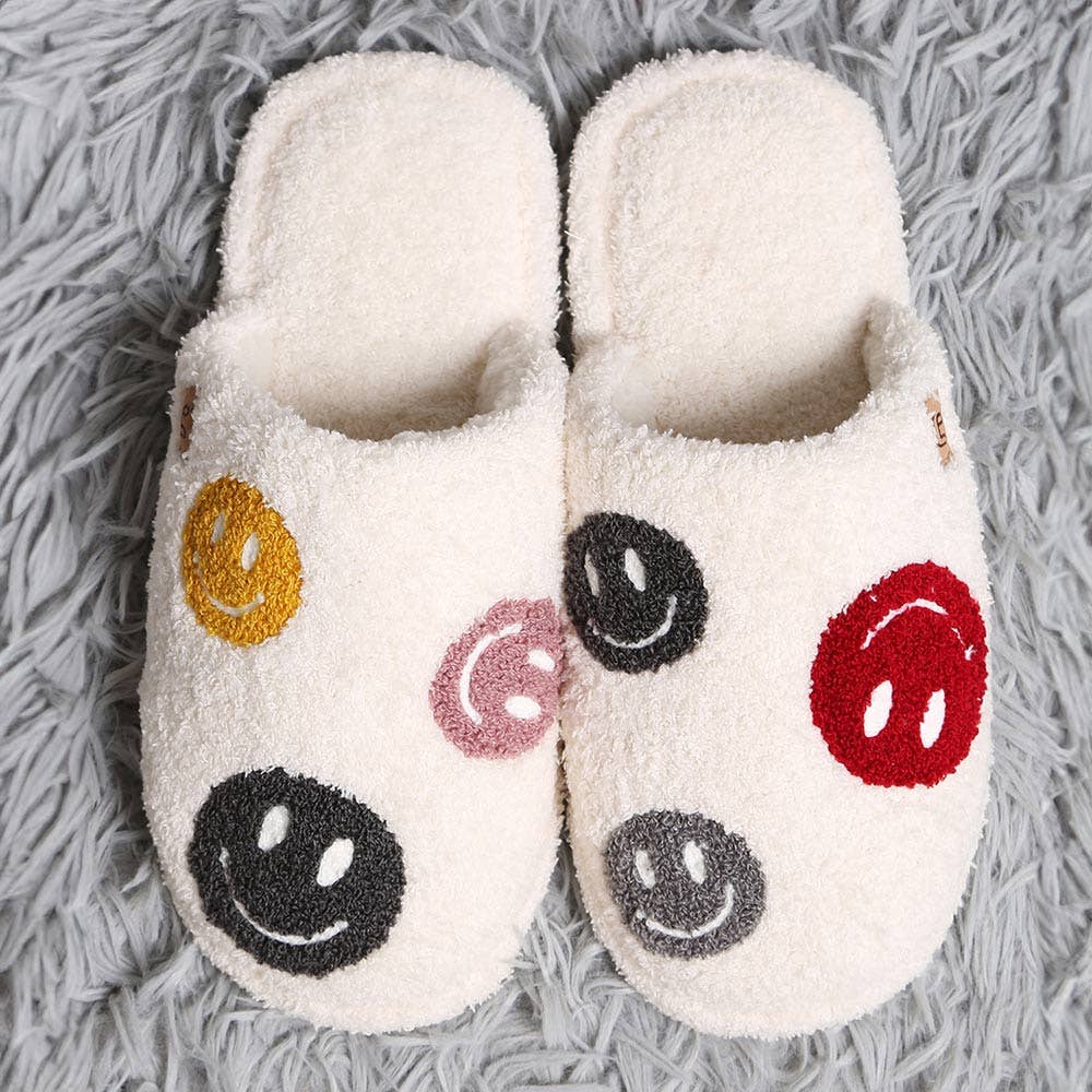 Sensibling Corp. - Wholesale Slippers - Women's - Happy Face Pattern Soft Home Indoor Floor Slippers
7