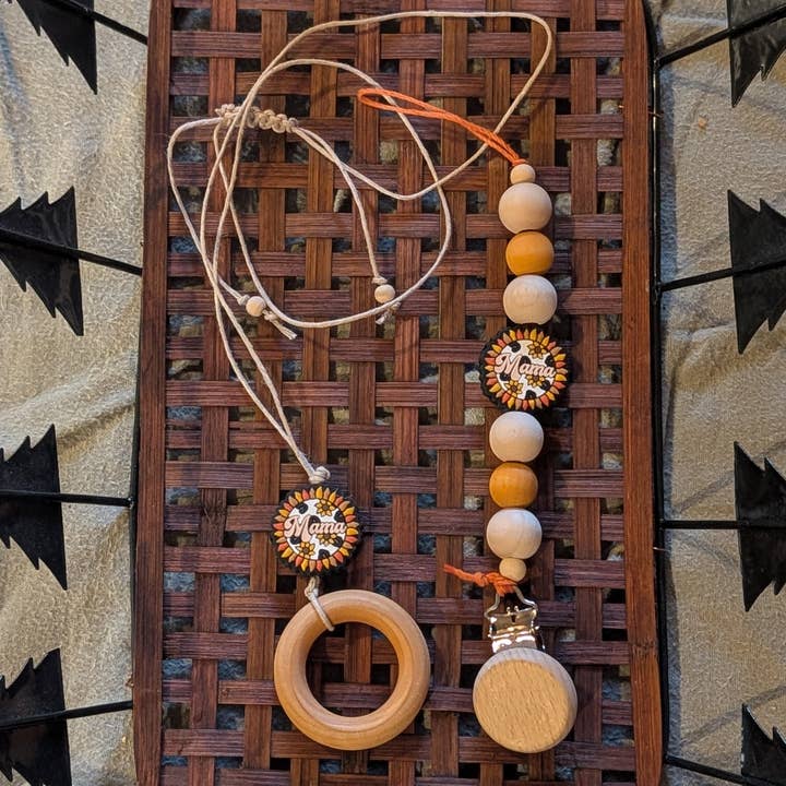 Brombie - Wholesale Jewelry Set - Mama nursing necklace with matching clip for pacifier or toy7