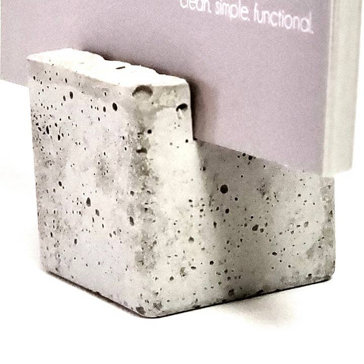 betonblok. den oprindelige visitkort stand. ét billede skærm. postkortholder. lodret eller vandret. for engroshandel hos Your Nest Inspired