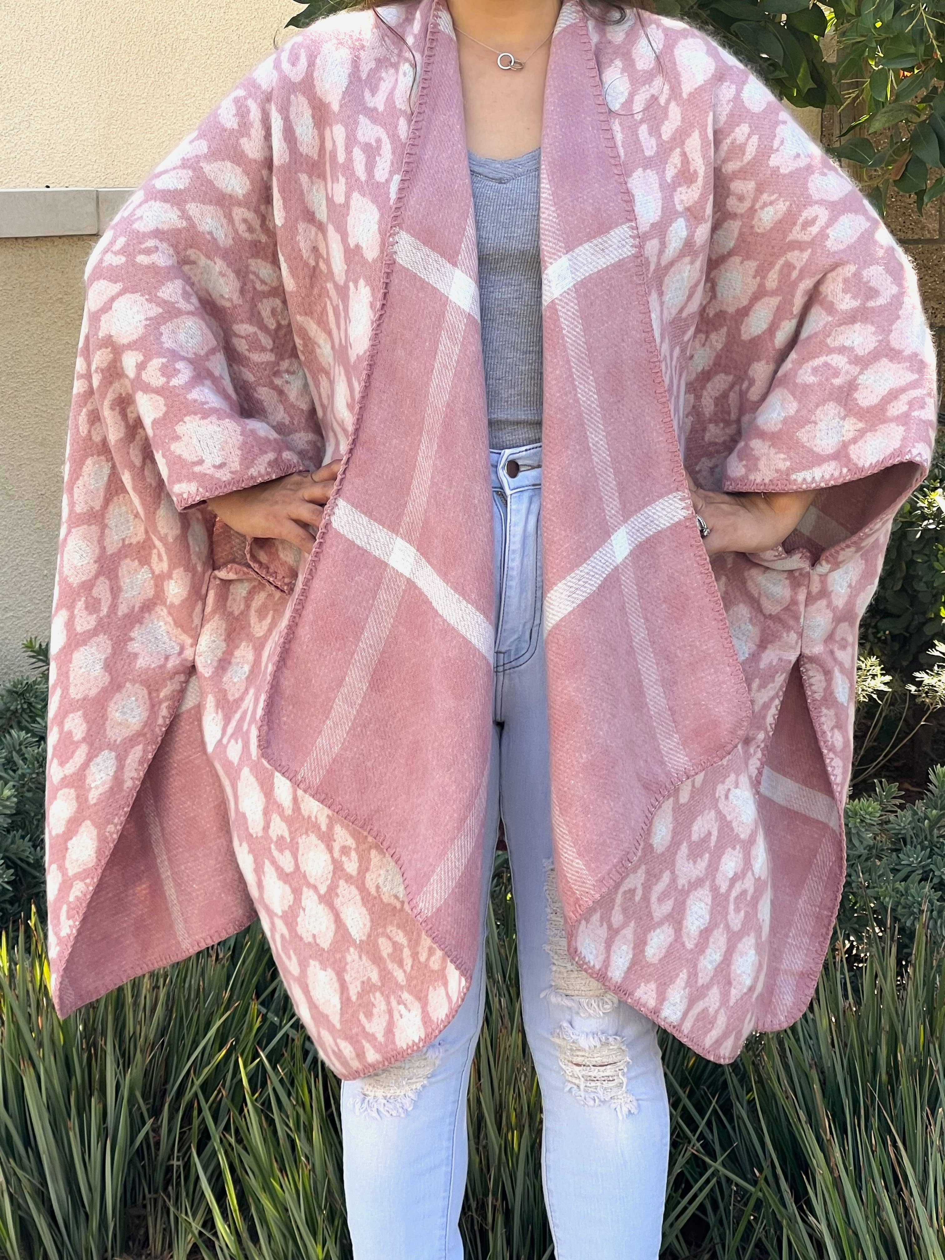 Justin & Taylor - Wholesale Kimono - Women's - The Wild Card | Leopard Print and Lined Double-Sided Kimono8