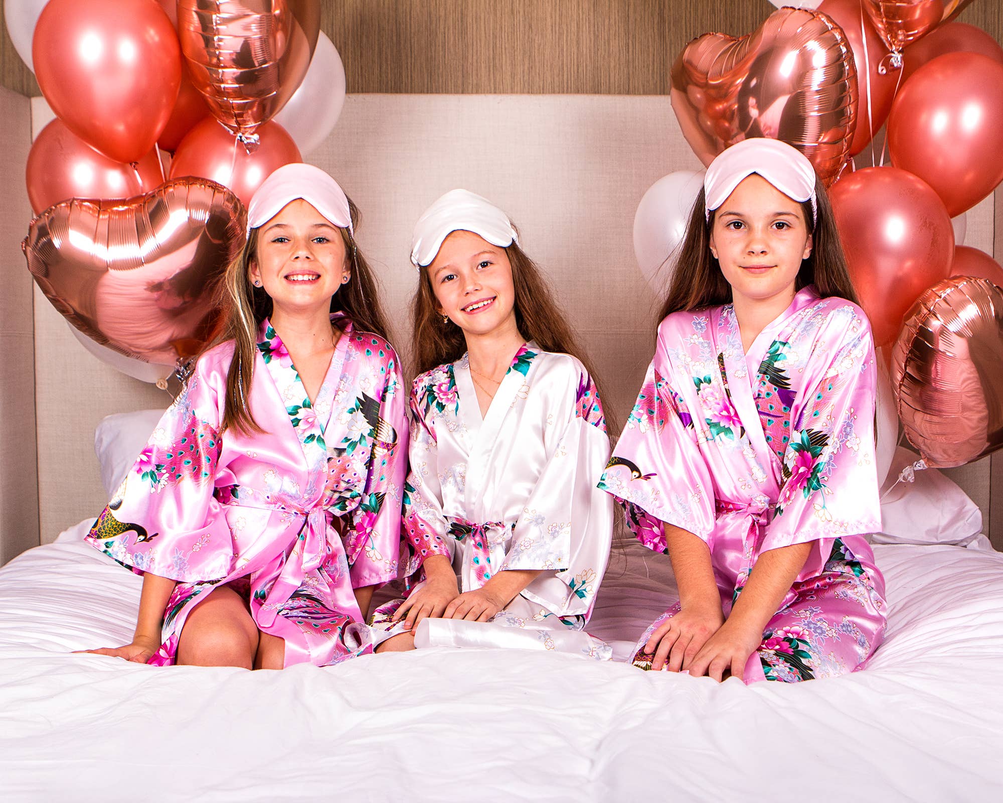 Sisters G Kids – Roupão de banho - Crianças por atacado – Kimonos infantis de cetim com estampa floral e pavão7