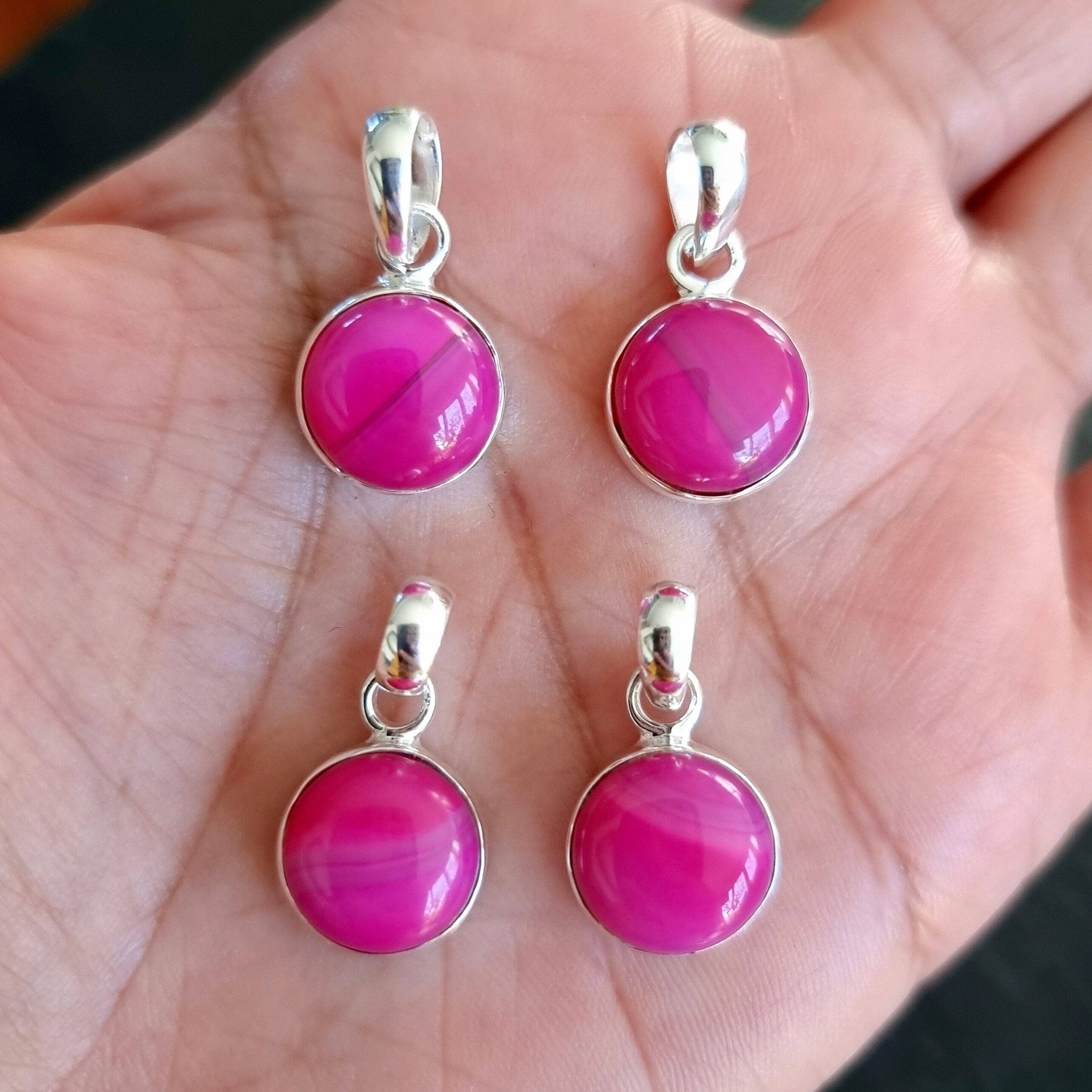 Mistry Gems – wholesale Pendant/charm necklace – Small Round HOT Pink Agate Pendant | Sterling Silver, PAGP243