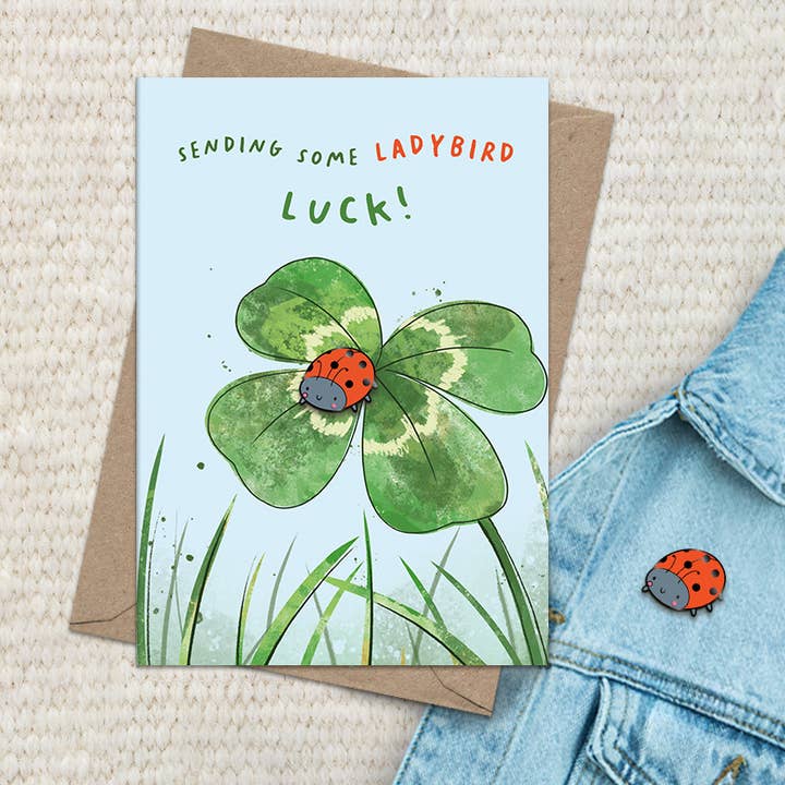 Cartão de Cumprimentos com Emblema - Sorte de Joaninha por atacado de Dandelion Stationery