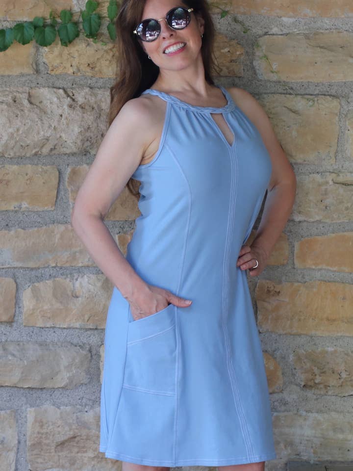 7855 - Flettet Hals Sommer Denim Kjole for engroshandel hos Laura Hlavac